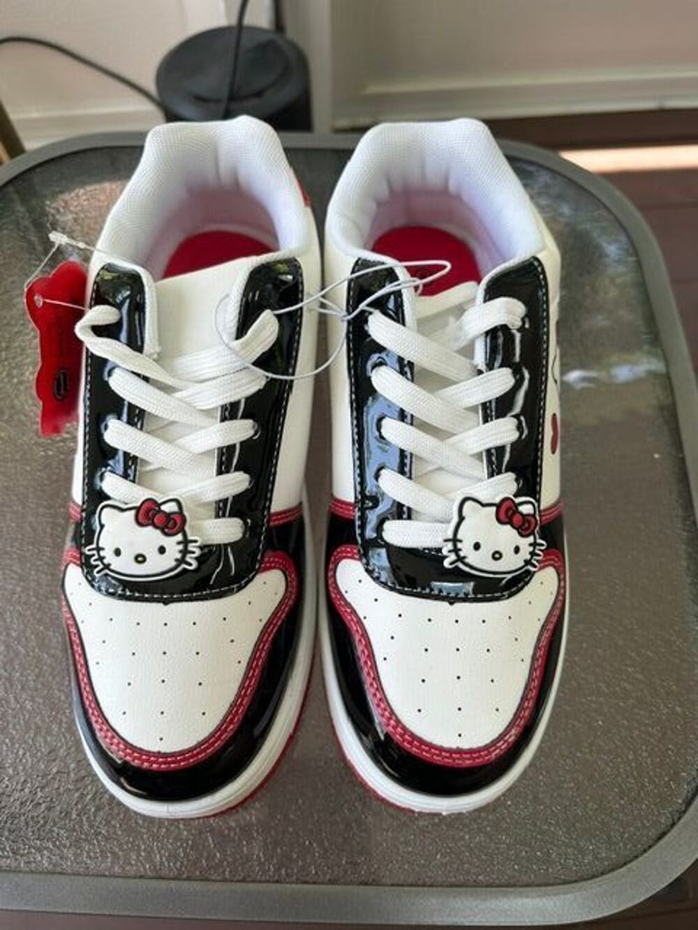 Hello Kitty Valentine's Sneakers Size 8 M Women's NWT Sanrio